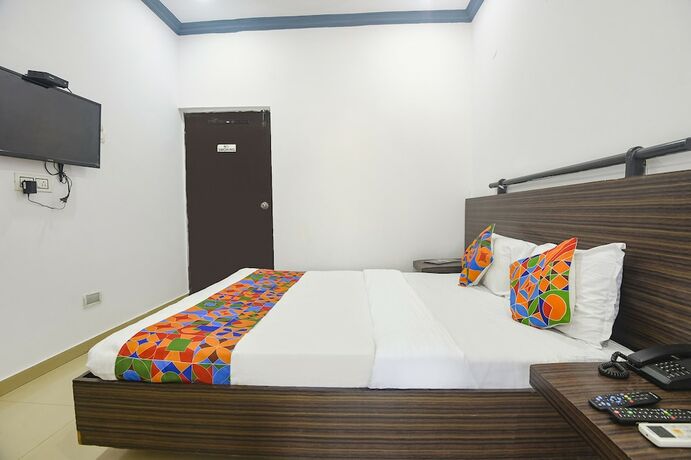Imagen general del Hotel Fabexpress Niyati Relax Inn. Foto 16