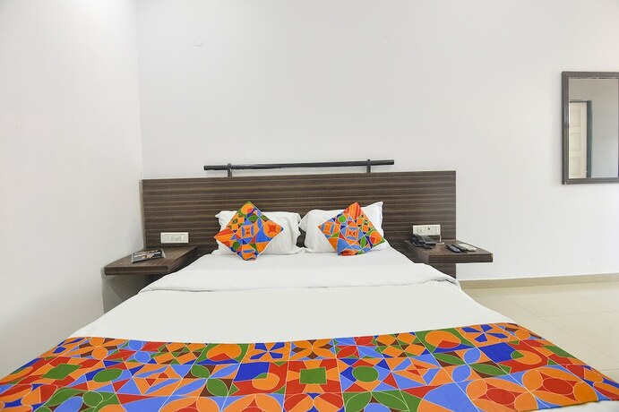 Imagen de la habitación del Hotel Fabexpress Niyati Relax Inn. Foto 19