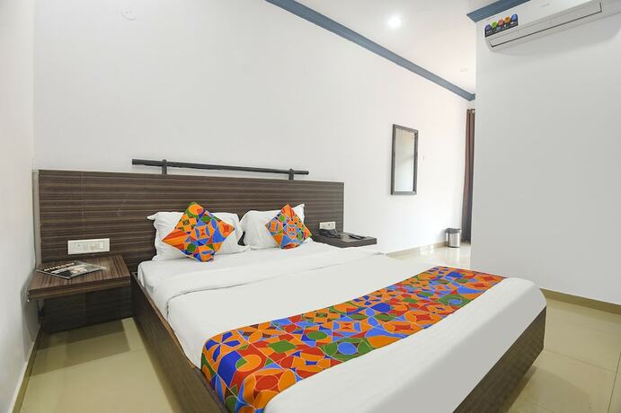 Imagen de la habitación del Hotel Fabexpress Niyati Relax Inn. Foto 20