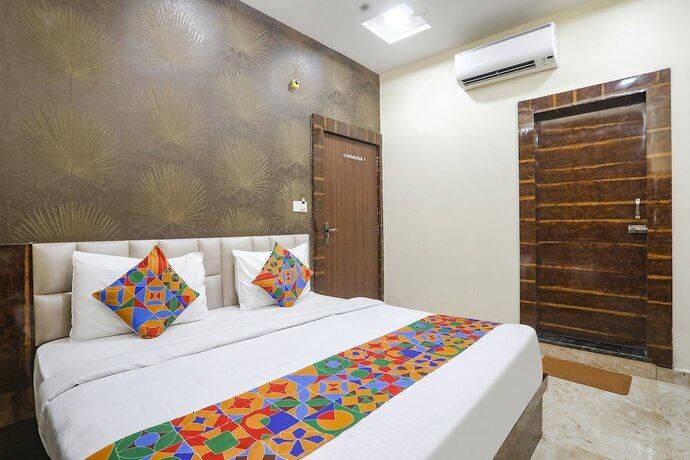 Imagen de la habitación del Hotel Fabexpress Paradise Inn. Foto 19