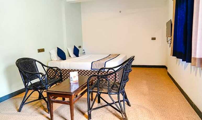 Imagen general del Hotel Fabexpress Paroza Suites. Foto 13