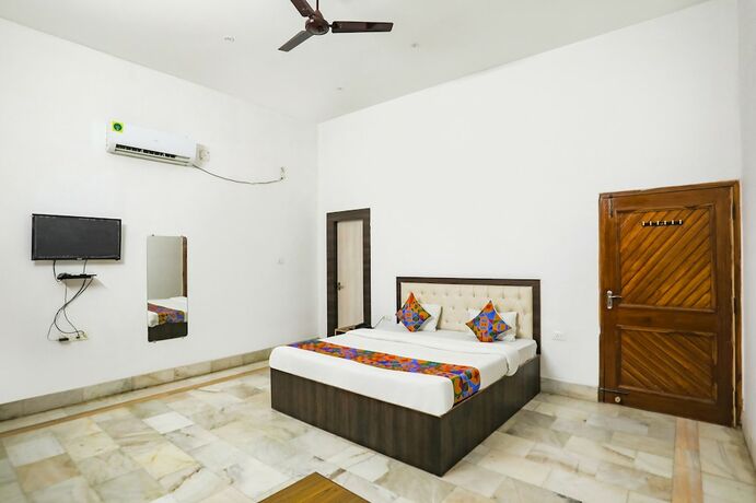 Imagen de la habitación del Hotel Fabexpress Prashansa Palace. Foto 19