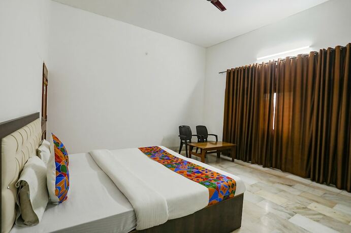Imagen general del Hotel Fabexpress Prashansa Palace. Foto 8