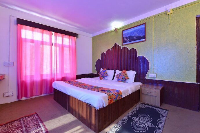 Imagen de la habitación del Hotel Fabexpress Red Panda. Foto 17