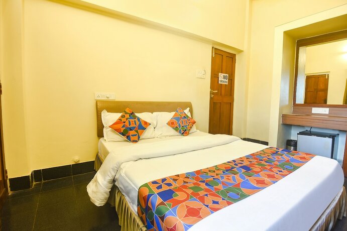 Imagen de la habitación del Hotel Fabexpress Royal Baga Residency. Foto 19