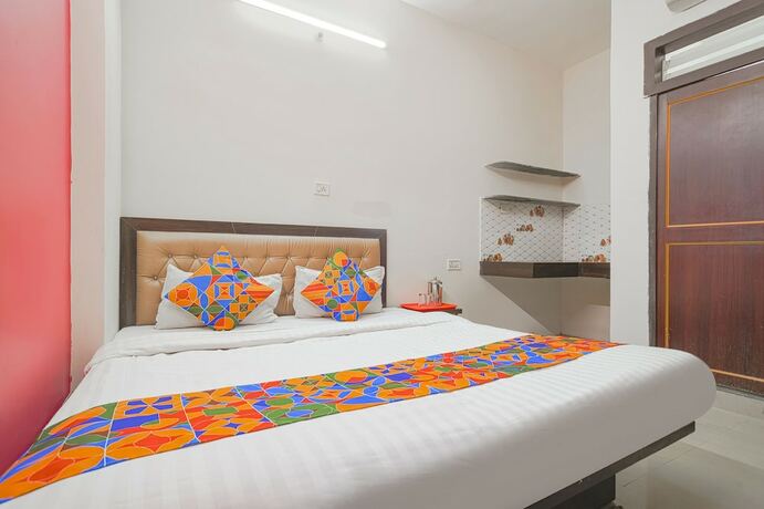 Imagen de la habitación del Hotel Fabexpress Royal Palace Inn. Foto 17