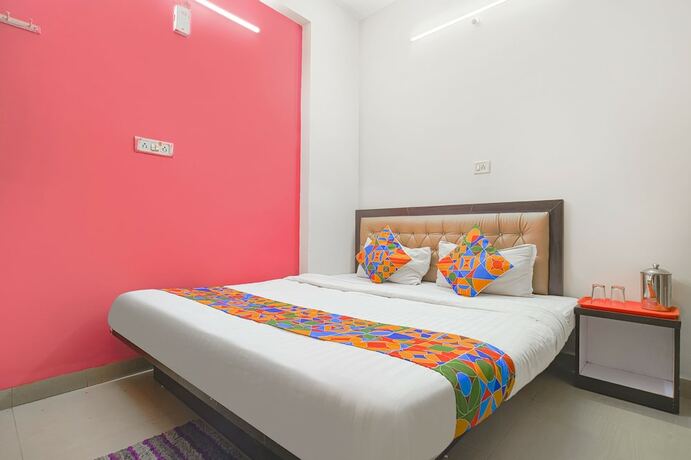 Imagen de la habitación del Hotel Fabexpress Royal Palace Inn. Foto 18