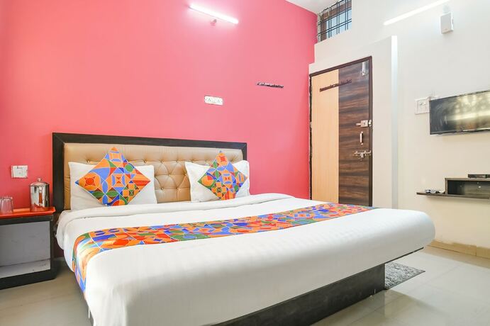 Imagen de la habitación del Hotel Fabexpress Royal Palace Inn. Foto 19