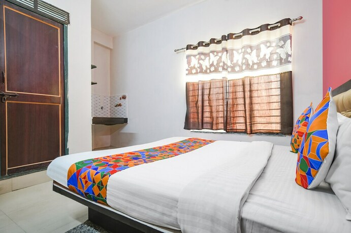 Imagen general del Hotel Fabexpress Royal Palace Inn. Foto 15