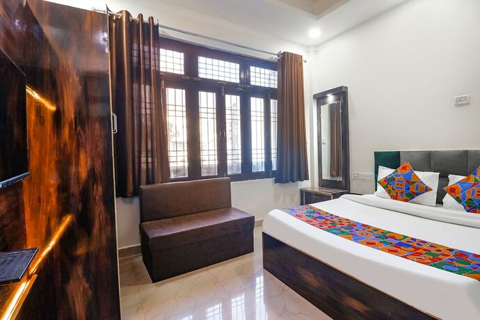 Imagen general del Hotel Fabexpress Royal Villas. Foto 2