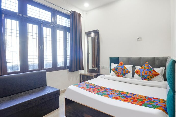 Imagen general del Hotel Fabexpress Royal Villas. Foto 4