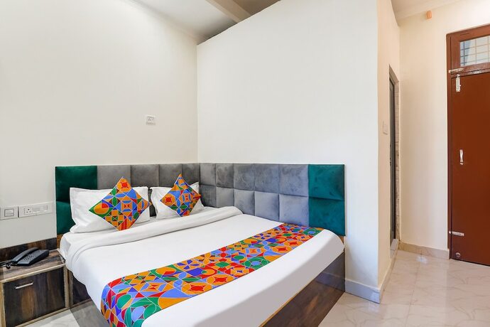 Imagen de la habitación del Hotel Fabexpress Royal Villas. Foto 19