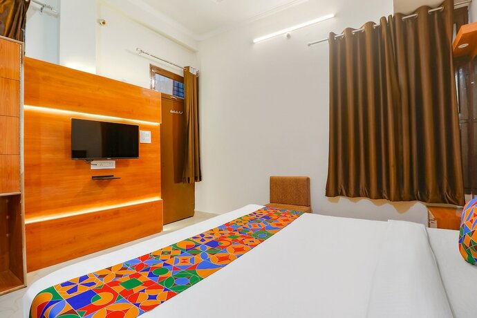 Imagen general del Hotel Fabexpress Royal Villas. Foto 11
