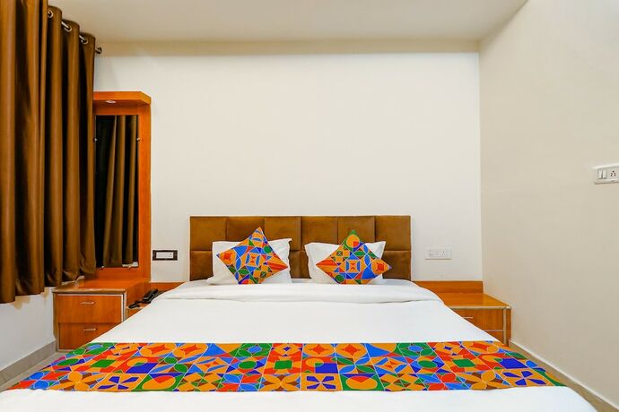 Imagen general del Hotel Fabexpress Royal Villas. Foto 17