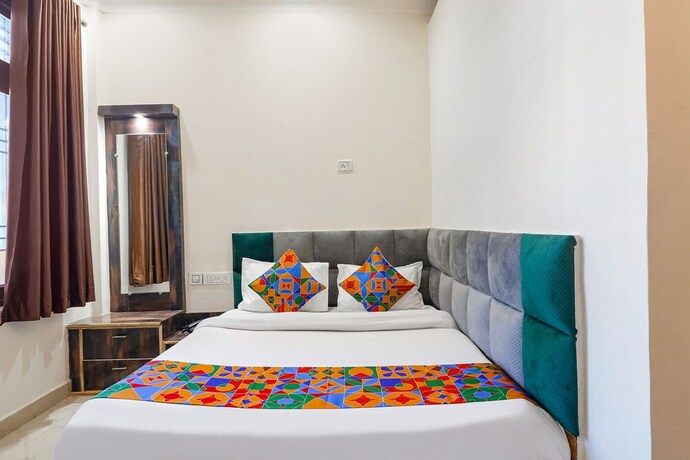 Imagen de la habitación del Hotel Fabexpress Royal Villas. Foto 20