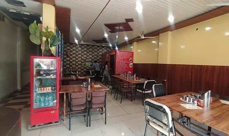 Imagen del bar/restaurante del Hotel Fabexpress Rudraksh Palace. Foto 3