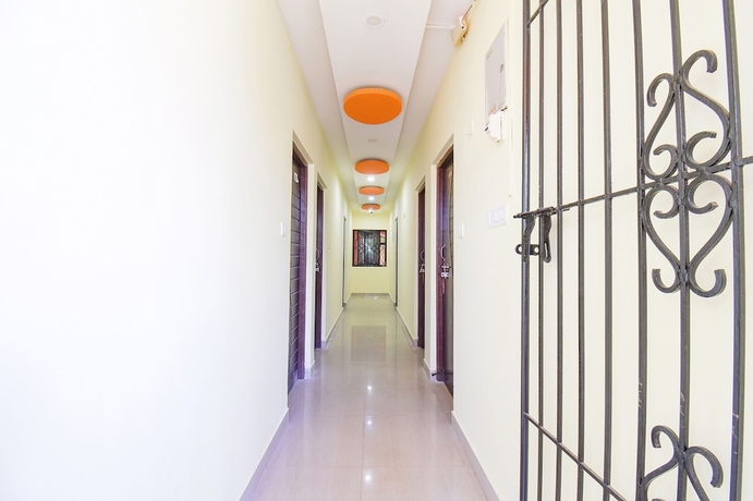 Imagen de los interiores del Hotel Fabexpress Shanel Beachside Resort. Foto 15
