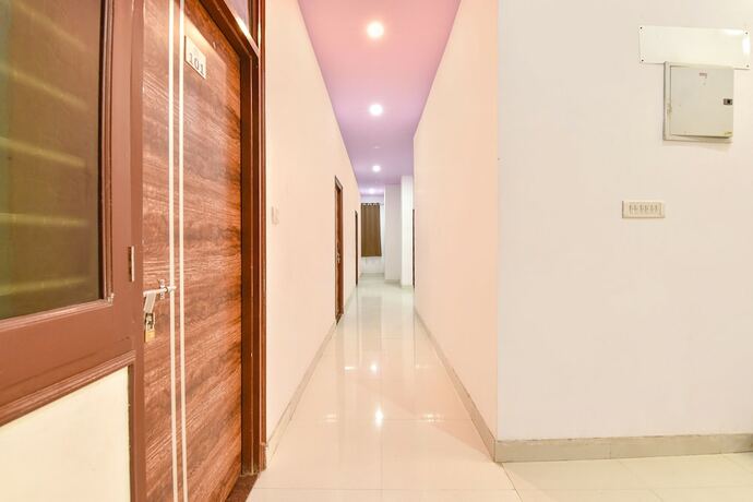 Imagen general del Hotel Fabexpress Shree Thakur. Foto 1
