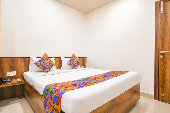 Imagen de la habitación del Hotel Fabexpress The King Palace. Foto 2