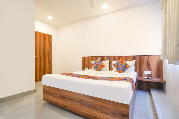 Imagen de la habitación del Hotel Fabexpress The King Palace. Foto 5