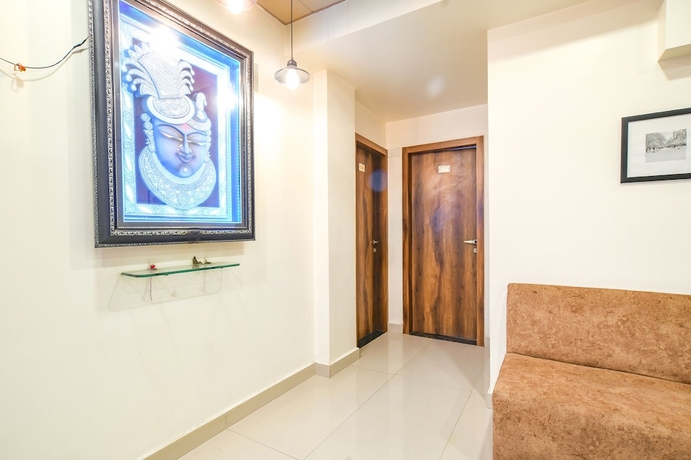 Imagen de los interiores del Hotel Fabexpress The King Palace. Foto 18