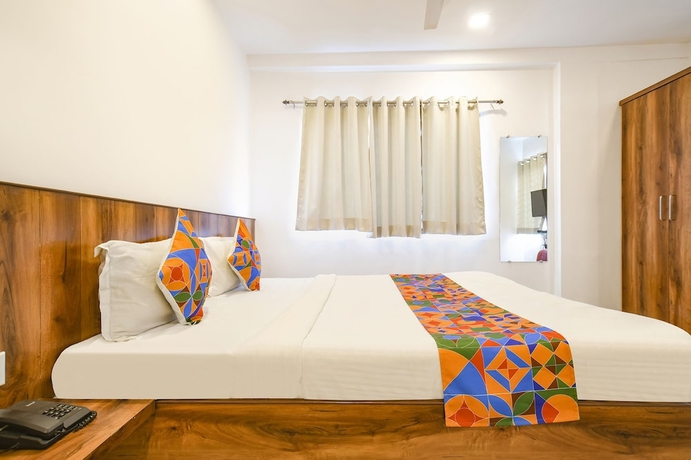Imagen de la habitación del Hotel Fabexpress The King Palace. Foto 9