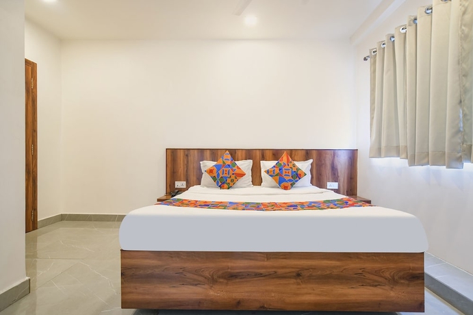 Imagen de la habitación del Hotel Fabexpress The King Palace. Foto 10