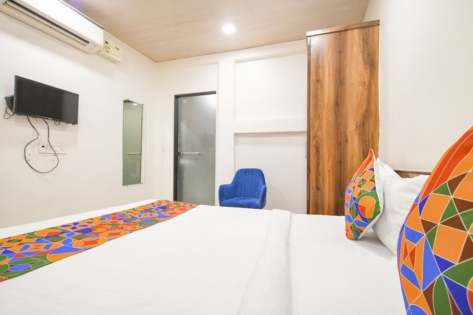 Imagen de la habitación del Hotel Fabexpress The King Palace. Foto 11