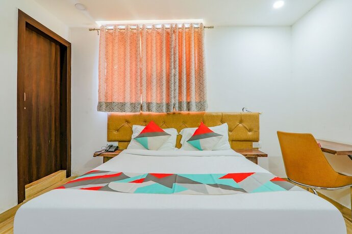 Imagen de la habitación del Hotel Fabexpress The Mall Inn. Foto 19