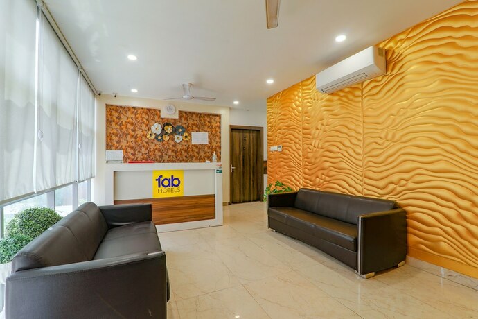 Imagen general del Hotel Fabexpress The Mall Inn. Foto 12