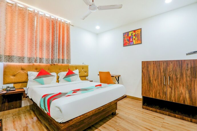 Imagen de la habitación del Hotel Fabexpress The Mall Inn. Foto 20