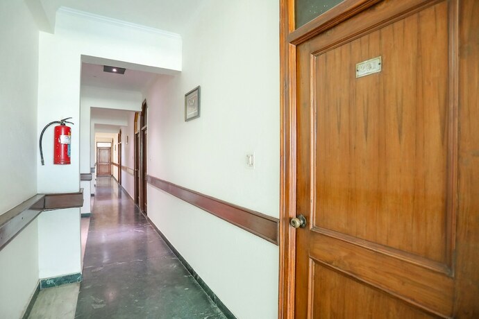 Imagen general del Hotel Fabexpress The Residency. Foto 2