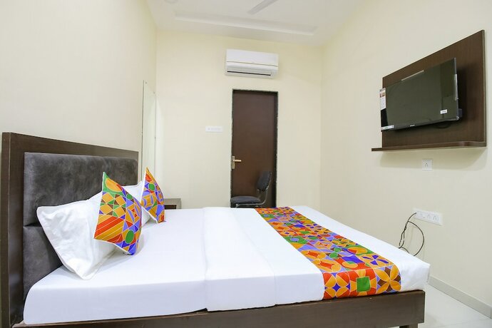 Imagen general del Hotel Fabexpress The Shloka. Foto 12