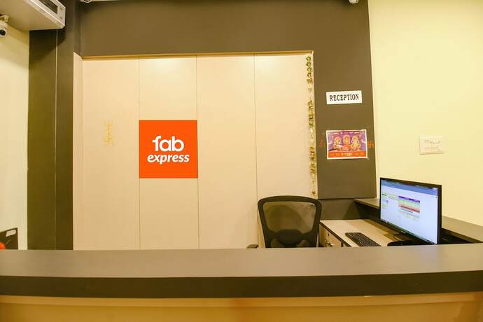Imagen general del Hotel Fabexpress The Shloka. Foto 18