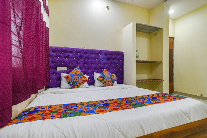 Imagen de la habitación del Hotel Fabexpress Udgam Palace. Foto 3