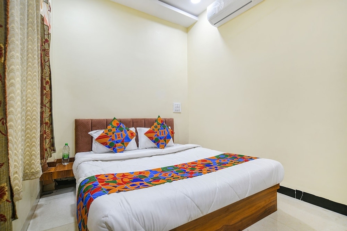 Imagen de la habitación del Hotel Fabexpress Udgam Palace. Foto 4