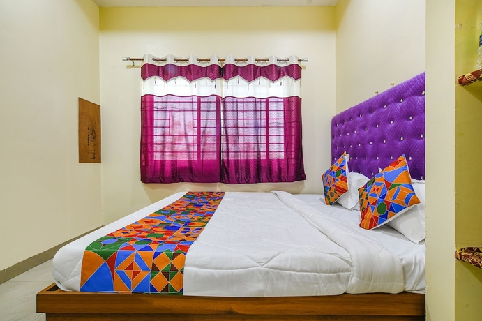 Imagen de la habitación del Hotel Fabexpress Udgam Palace. Foto 6