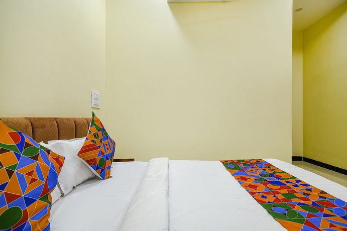 Imagen de la habitación del Hotel Fabexpress Udgam Palace. Foto 11