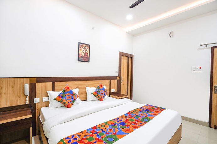 Imagen de la habitación del Hotel Fabexpress Vairagi Inn. Foto 4