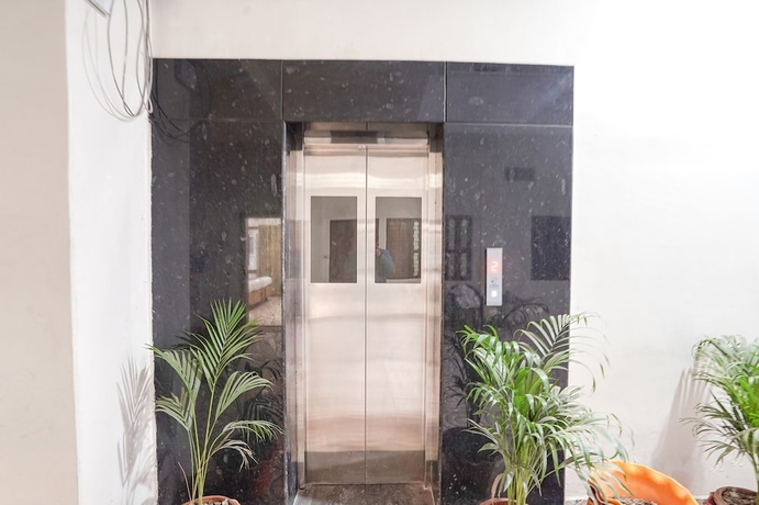 Imagen de los interiores del Hotel Fabexpress Vairagi Inn. Foto 11