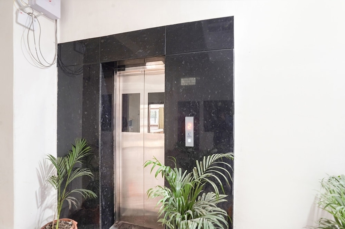 Imagen de los interiores del Hotel Fabexpress Vairagi Inn. Foto 15
