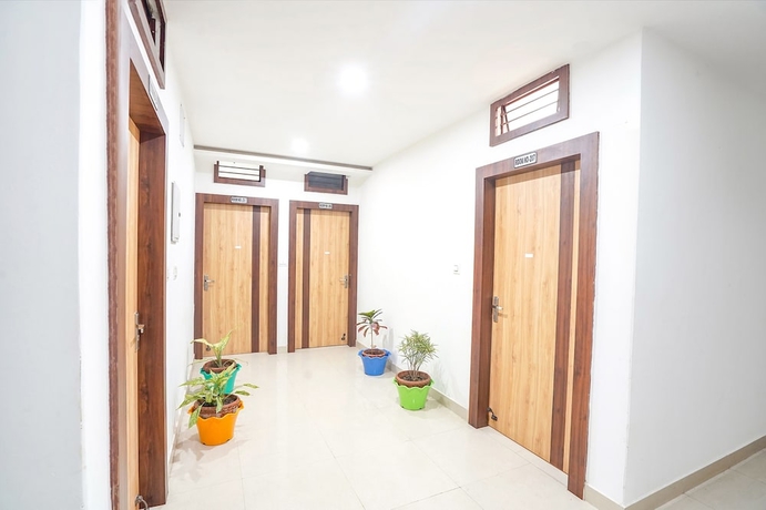Imagen de los interiores del Hotel Fabexpress Vairagi Inn. Foto 16