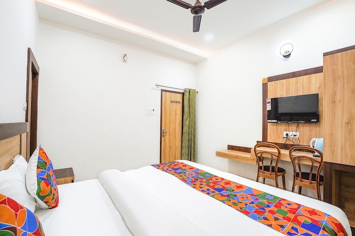 Imagen de la habitación del Hotel Fabexpress Vairagi Inn. Foto 8