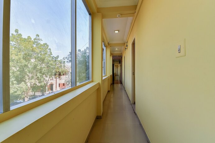 Imagen general del Hotel Fabexpress Vibrant Residency. Foto 2