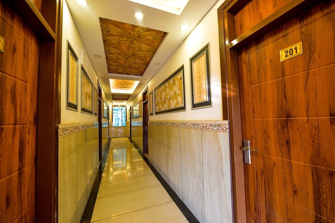 Imagen de los interiores del Hotel Fabhotel 4 Seasons. Foto 11