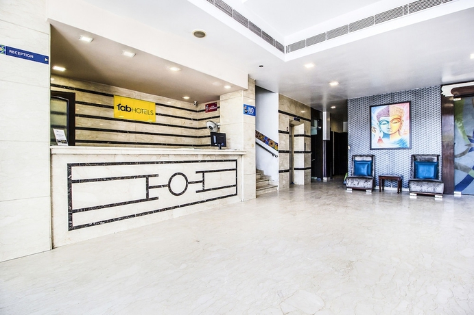 Imagen de los interiores del Hotel Fabhotel Aay Kay Model Town. Foto 13