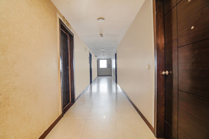 Imagen de los interiores del Hotel Fabhotel Amman. Foto 9