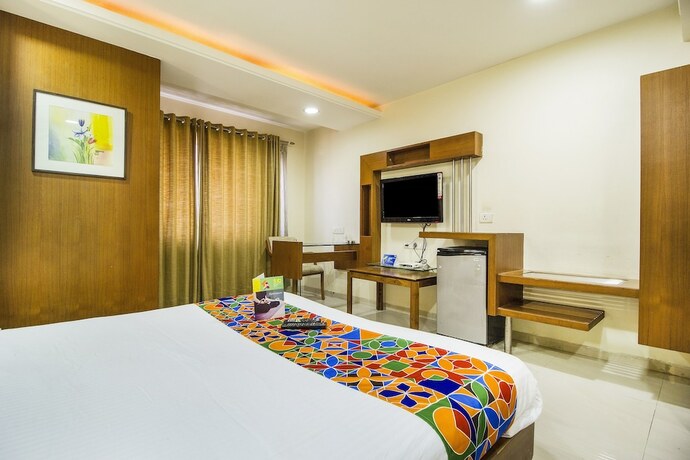 Imagen de la habitación del Hotel Fabhotel Amrit Residency. Foto 22