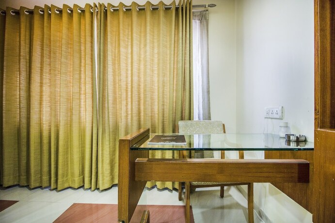Imagen de la habitación del Hotel Fabhotel Amrit Residency. Foto 24