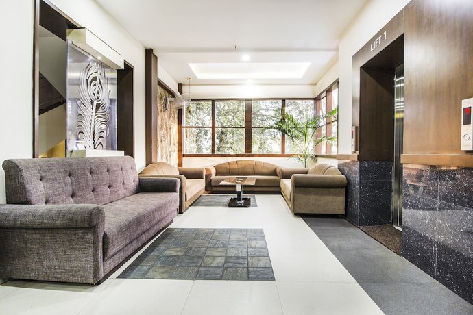 Imagen de los interiores del Hotel Fabhotel Anmol's Classic Napier Town. Foto 20